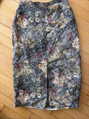 Bottega Veneta Black Floral Pencil Skirt with Multi-Color Accents-38